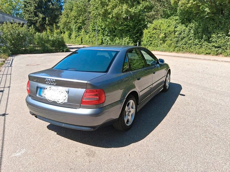 Gebraucht Audi A4 Ambiente 193 PS (141 kW) 1999 Grau Limousine