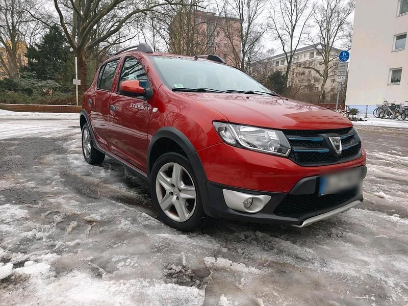 Gebraucht Dacia Sandero Stepway 90 PS (66 kW) 2013 Rot Kleinwagen