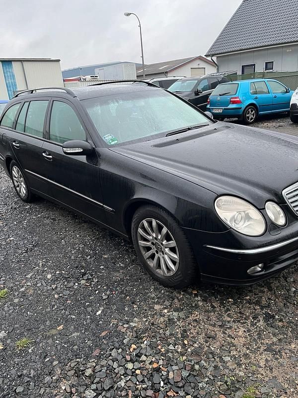 Schwarz Gebraucht 2004 Mercedes E320 Kombi | 3.333 € (Guter Preis) - Bild 1/4