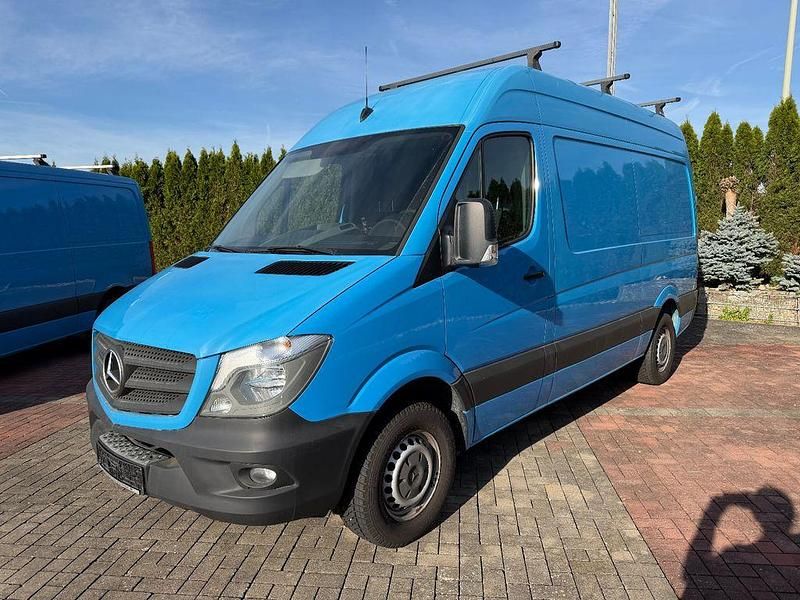 Blau Gebraucht 2017 Mercedes 316 Van | 16.422 € (Guter Preis) - Bild 1/4