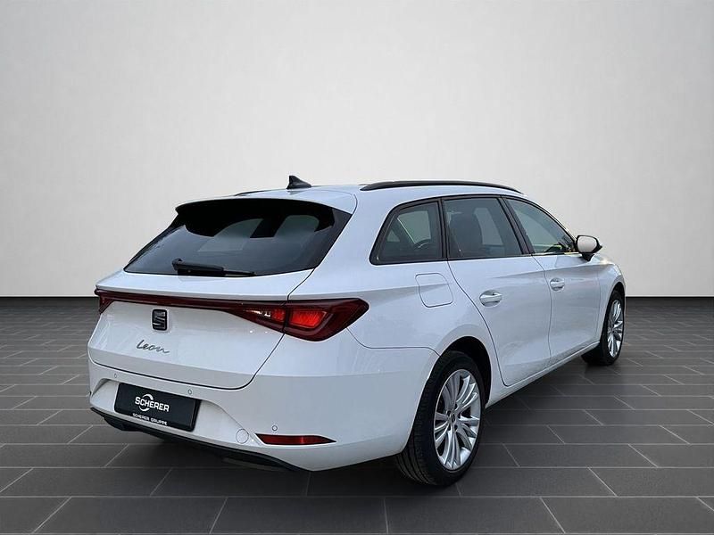 Gebraucht Seat Leon Style 150 PS (110 kW) 2024 Weiß Limousine