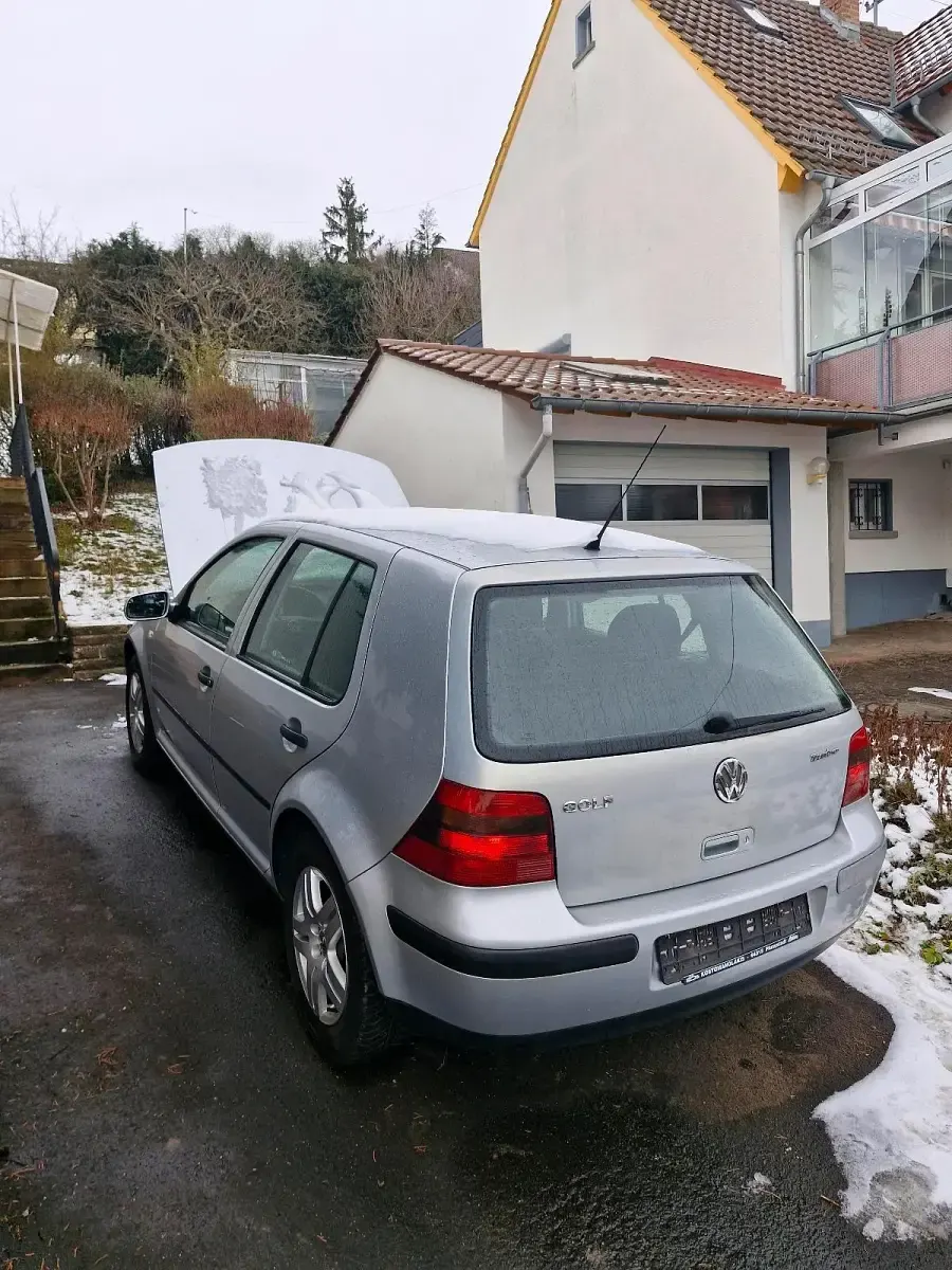 Brugt VW Golf IV 101 HK (74 kW) 2001 Sølv Sedan