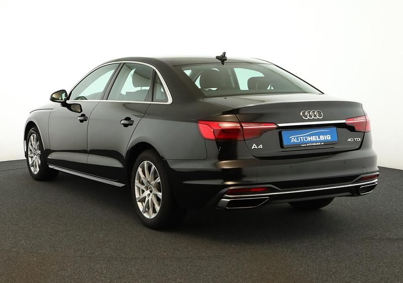 Gebraucht Audi A4 Advanced 204 PS (150 kW) 2023 Mythosschwarz metallic SUV