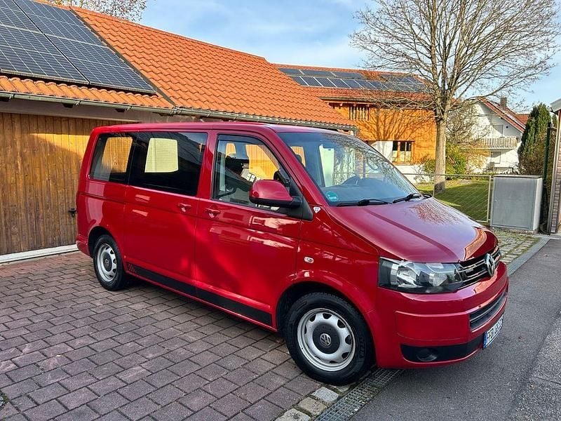 Gebraucht VW T5 114 PS (83 kW) 2011 Rot Van
