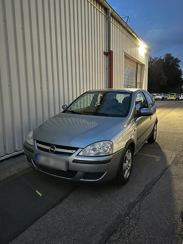 Grau Gebraucht 2004 Opel Corsa Kleinwagen | 1.400 € (Guter Preis) - Bild 1/4