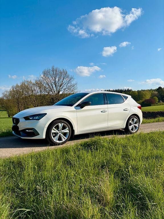Second-hand Seat Leon FR 150 CP (110 kW) 2020 Alb Berlinǎ