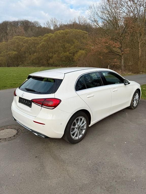 Gebraucht Mercedes A200 163 PS (119 kW) 2019 Weiß Limousine