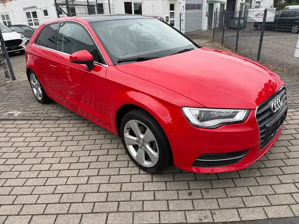 Gebraucht Audi A3 Ambition 125 PS (91 kW) 2014 Rot Kleinwagen