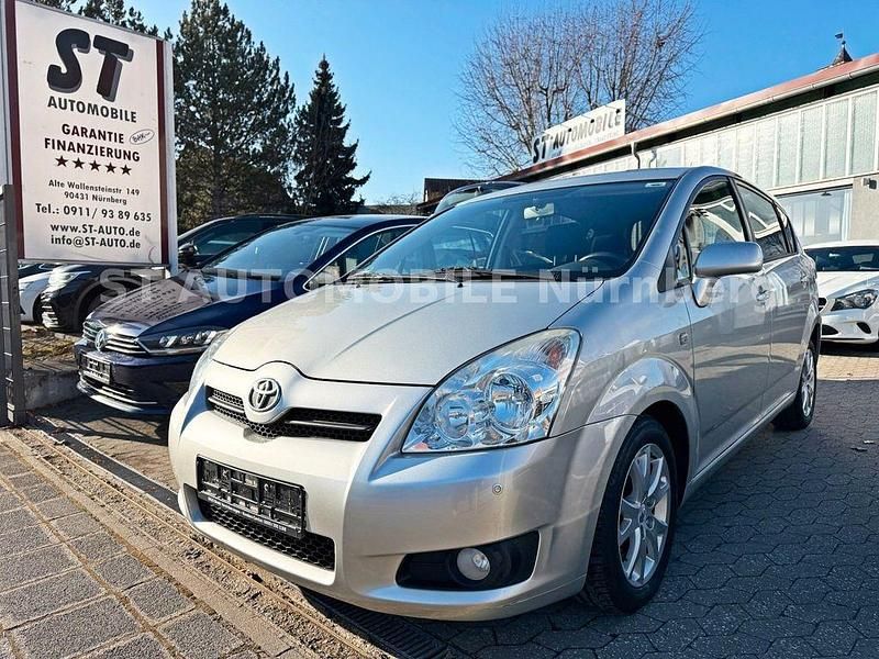 Silber Gebraucht 2009 Toyota Corolla Verso Team Van / Kleinbus | 2.900 € (Superpreis) - Bild 1/4
