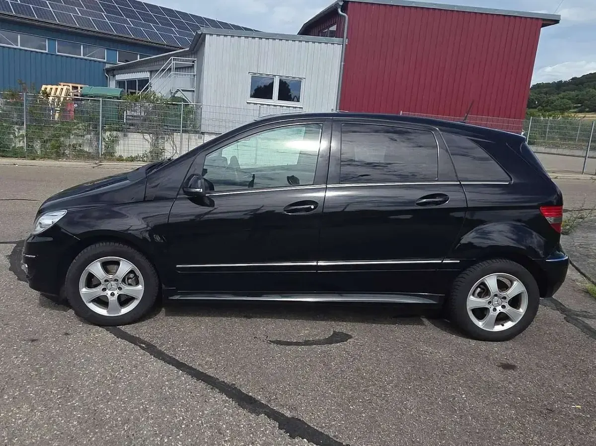 Gebraucht Mercedes B200 136 PS (100 kW) 2009 Schwarz Van / Kleinbus