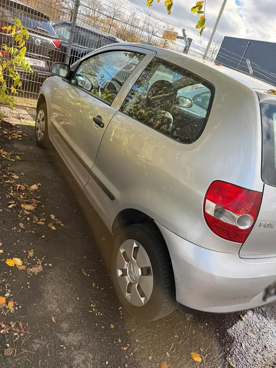 Gebraucht VW Fox 70 PS (51 kW) 2006 Silber Kleinwagen