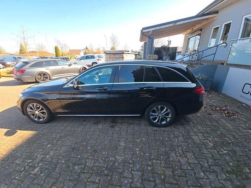 Gebraucht Mercedes C220 170 PS (125 kW) 2016 Schwarz Kombi