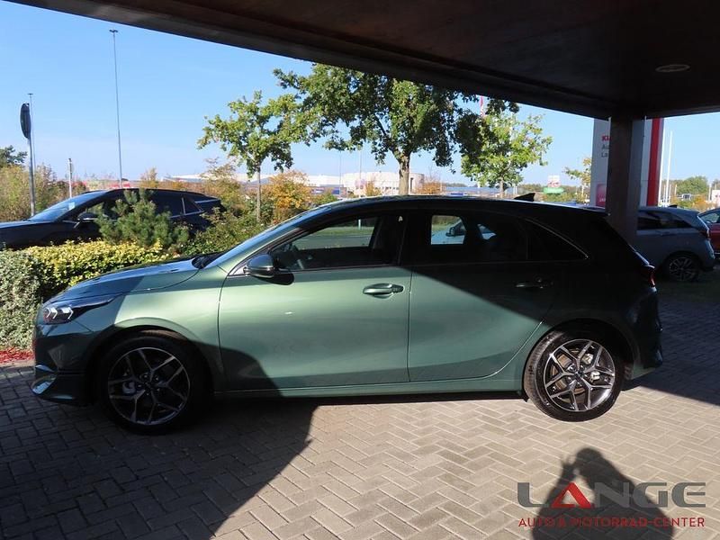 Gebraucht Kia Ceed 140 PS (102 kW) 2025 (exg) experience green m Kleinwagen