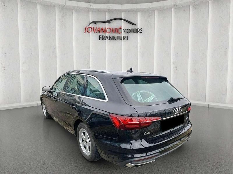 Gebraucht Audi A4 Basis 136 PS (100 kW) 2020 Schwarz Kombi