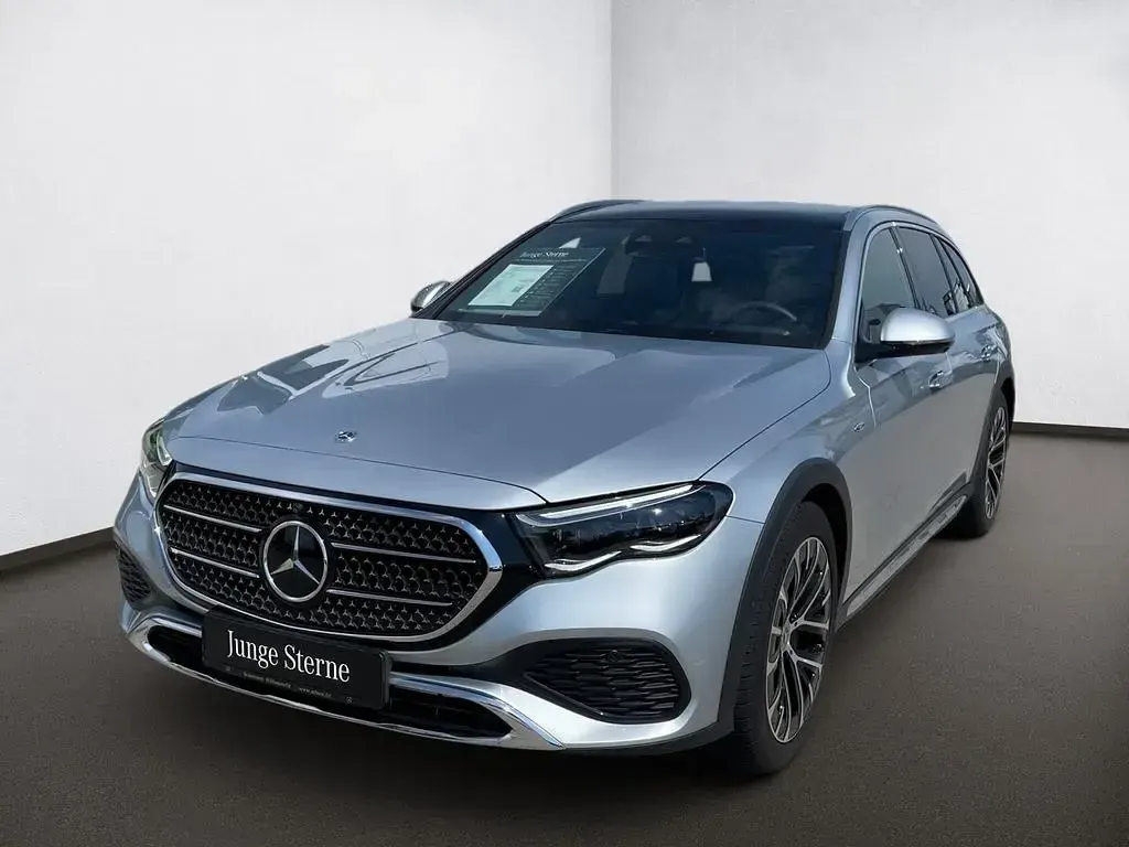 Gebraucht Mercedes E300 197 PS (144 kW) 2025 Hightechsilber Kombi