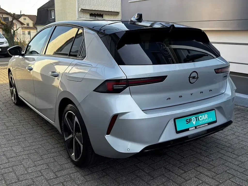 Gebraucht Opel Astra 181 PS (133 kW) 2024 Silber Limousine
