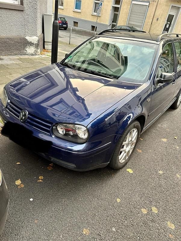 Blau Gebraucht 2000 VW Golf IV Kombi | 1.000 € (Etwas zu teuer) - Bild 1/4
