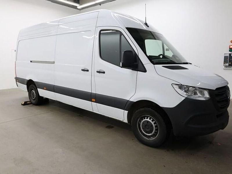 Gebraucht Mercedes Sprinter 170 PS (125 kW) 2025 Arktikweiss Van