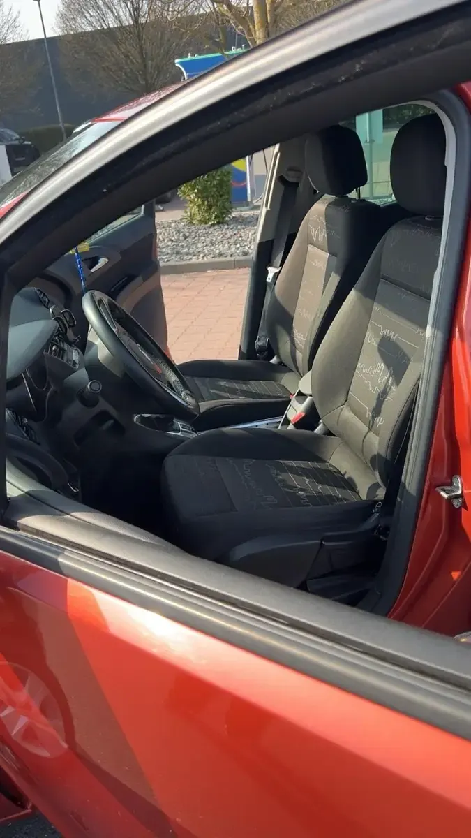 Gebraucht Opel Meriva 101 PS (74 kW) 2011 Rot Van / Kleinbus