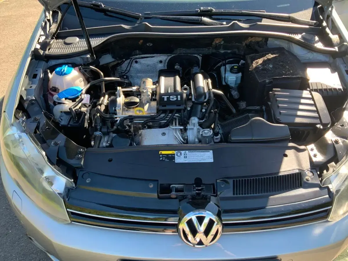 Gebraucht VW Golf Cabriolet Life 105 PS (77 kW) 2014 Silber Cabrio