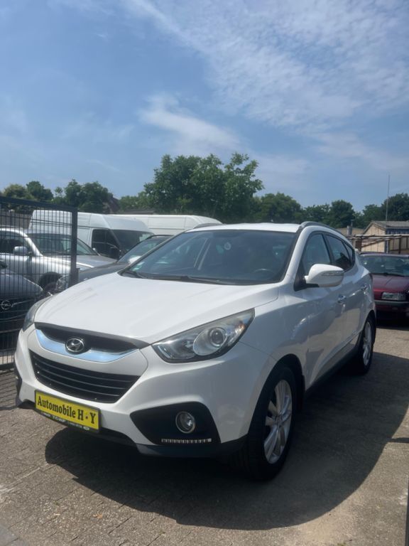 Weiß Gebraucht 2012 Hyundai ix35 Premium SUV | 7.900 € (Fairer Preis) - Bild 1/4