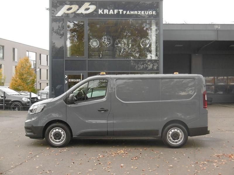 Grau Gebraucht 2023 Renault Trafic Van | 28.750 € (Superpreis) - Bild 1/4