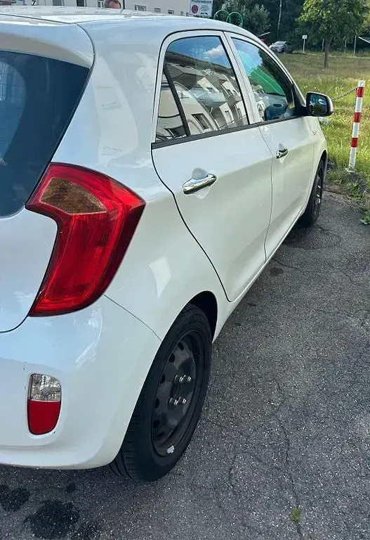 Gebraucht Kia Picanto 69 PS (50 kW) 2013 Weiß Kleinwagen