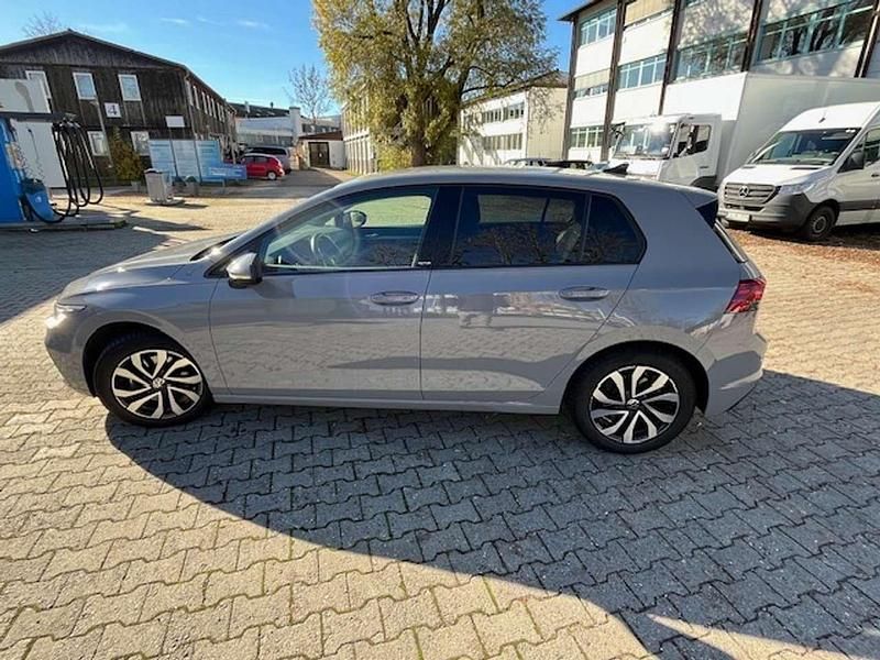 Gebraucht VW Golf VII Trendline 116 PS (85 kW) 2021 Kleinwagen
