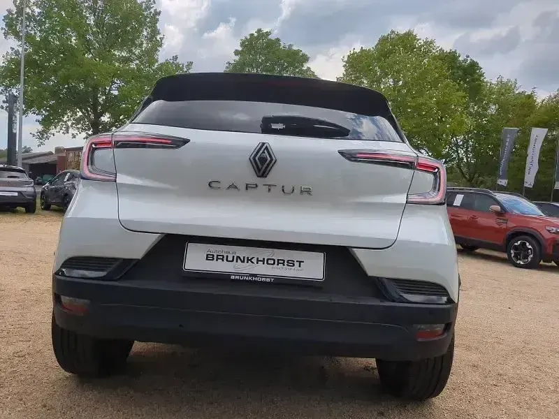 Gebraucht Renault Captur Techno 158 PS (116 kW) 2025 Perlmuttweiß + blackpearls SUV