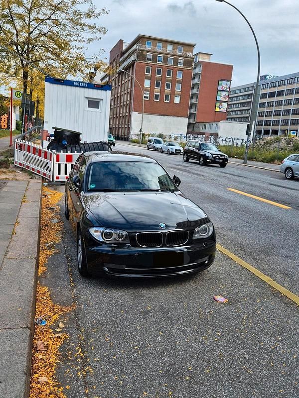 Gebraucht BMW 120 173 PS (127 kW) 2010 Schwarz Kleinwagen