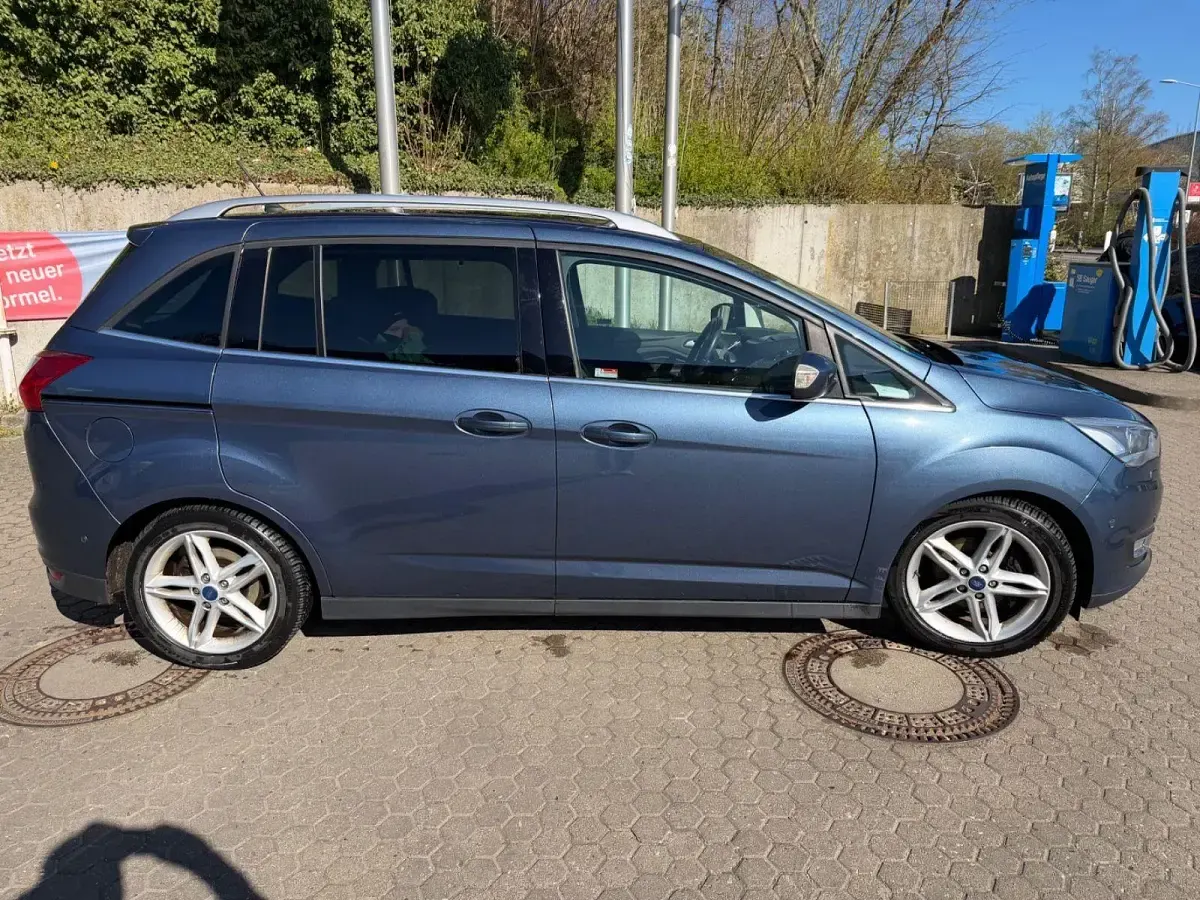 Gebraucht Ford Grand C-Max Titanium 150 PS (110 kW) 2019 Blau Van / Kleinbus