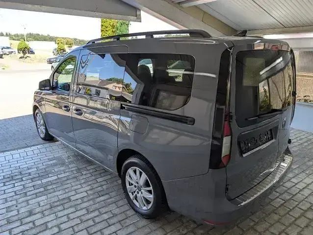 Gebraucht VW Caddy Maxi Life 122 PS (89 kW) 2023 Grau Van / Kleinbus
