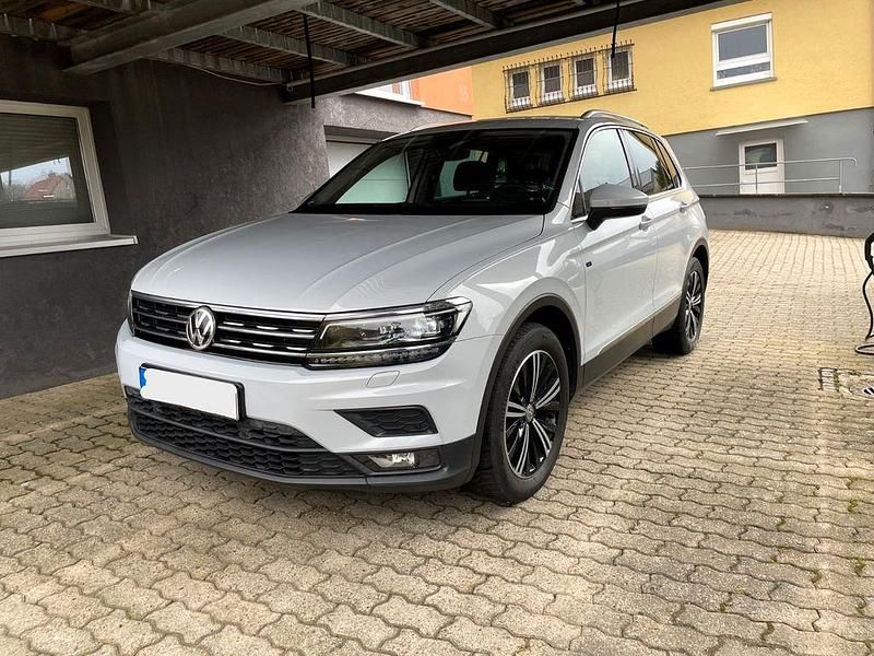Gebraucht VW Tiguan 150 PS (110 kW) 2018 Grau SUV