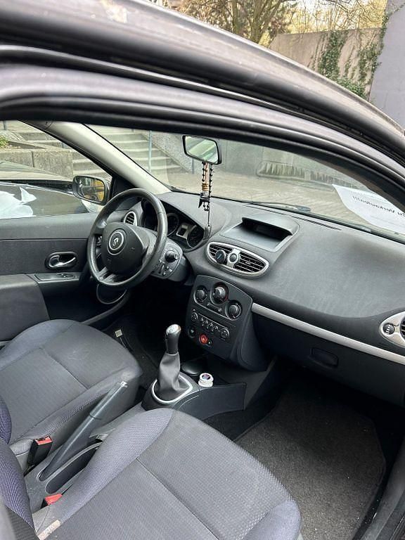 Schwarz Gebraucht 2006 Renault Clio II | 2.200 € (Fairer Preis) - Bild 1/2