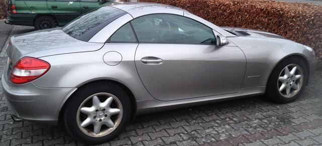 Grau metallic Gebraucht 2005 Mercedes SLK200 Cabrio | 15.800 € - Bild 1/1