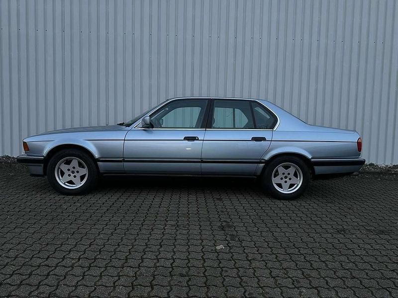 Gebraucht BMW 730 188 PS (138 kW) 1991 Blau Limousine