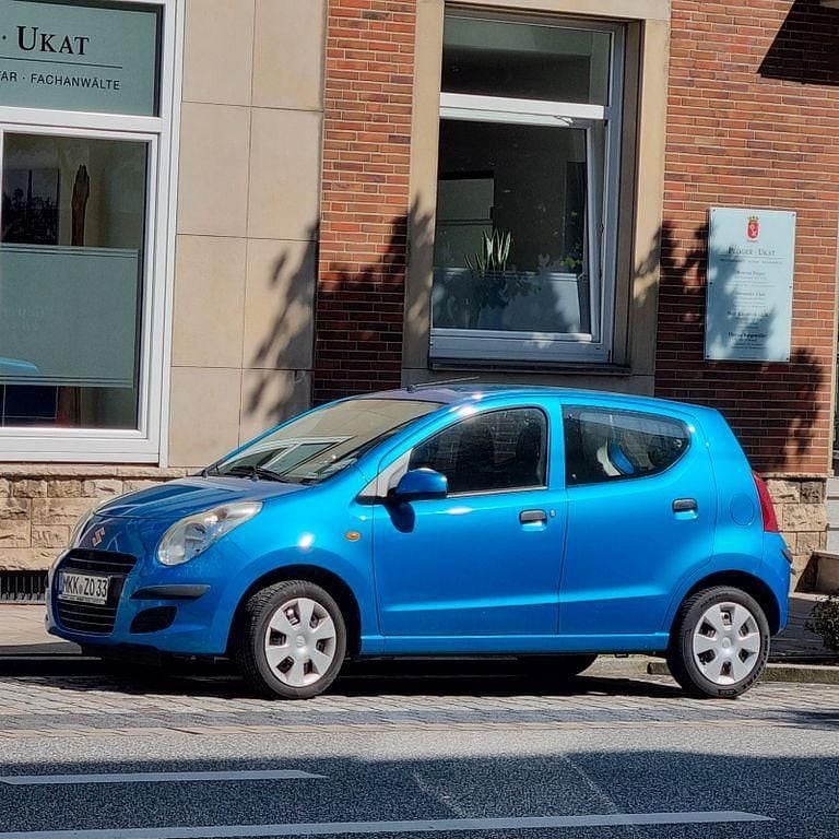 Blau Gebraucht 2010 Suzuki Alto Basic Kleinwagen | 2.650 € (Fairer Preis) - Bild 1/4