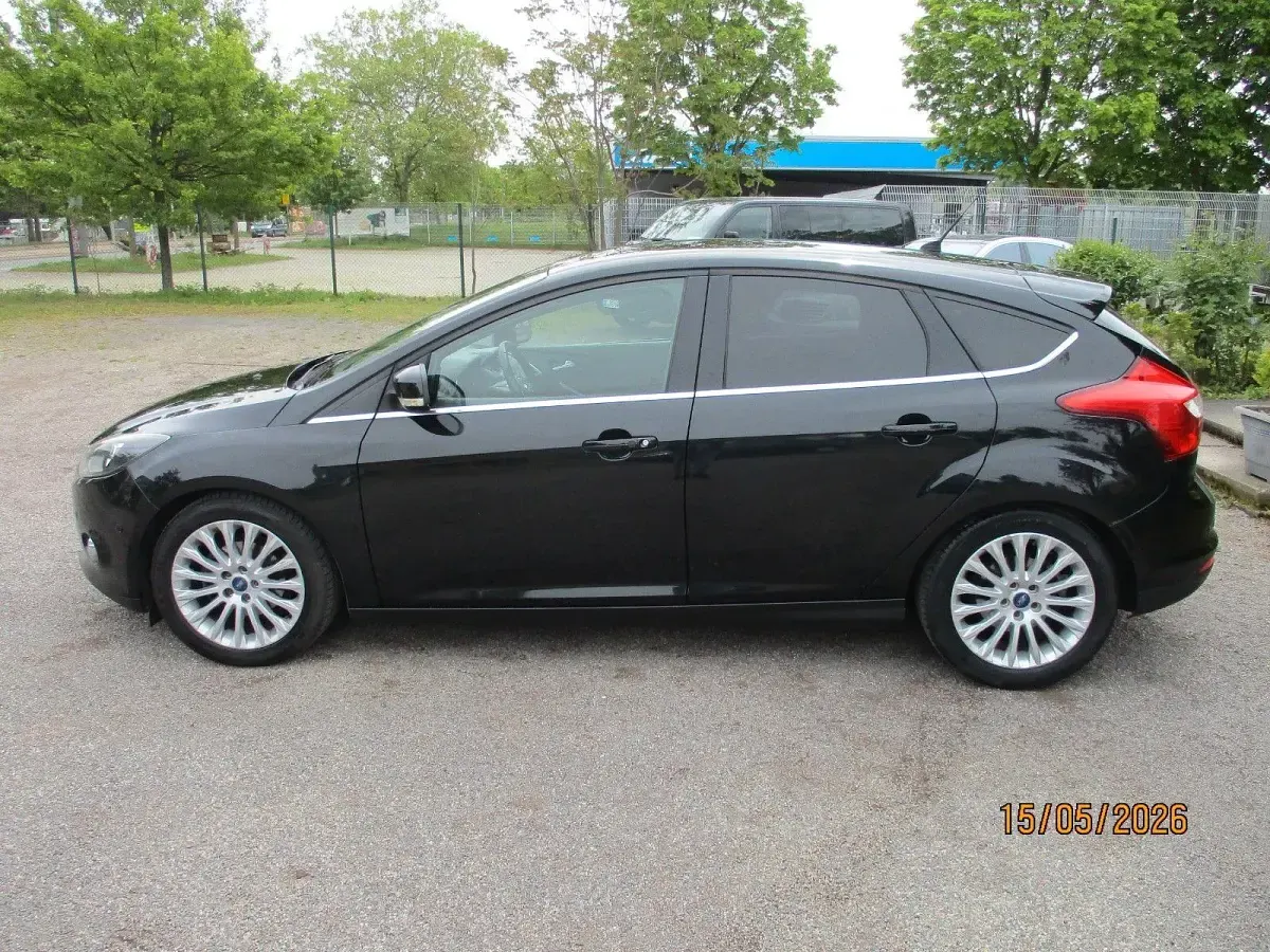 Gebraucht Ford Focus Titanium 116 PS (85 kW) 2011 Schwarz Limousine