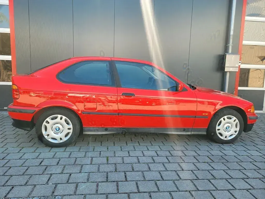 Gebraucht BMW 316 102 PS (75 kW) 1998 Rot
