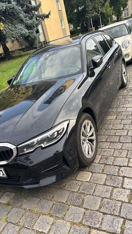 Gebraucht BMW 320 Advantage 190 PS (139 kW) 2020 Schwarz Kombi