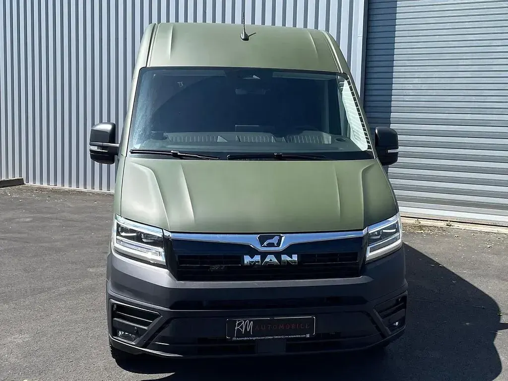 Neu MAN TGE 205 PS (150 kW) 2026 Olivgrün r6003 Van