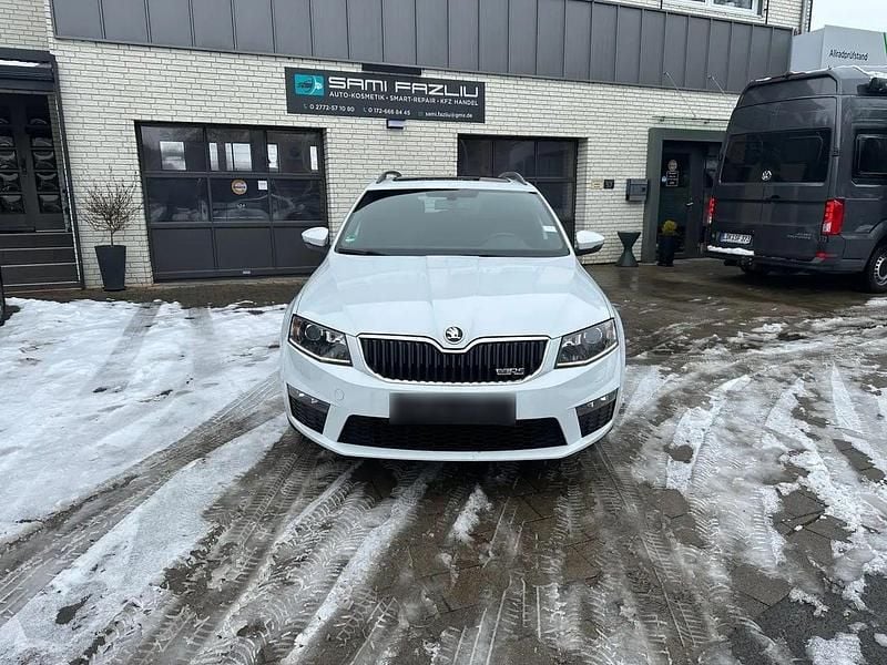 Gebraucht Skoda Octavia RS 184 PS (135 kW) 2015 Weiß Kleinwagen