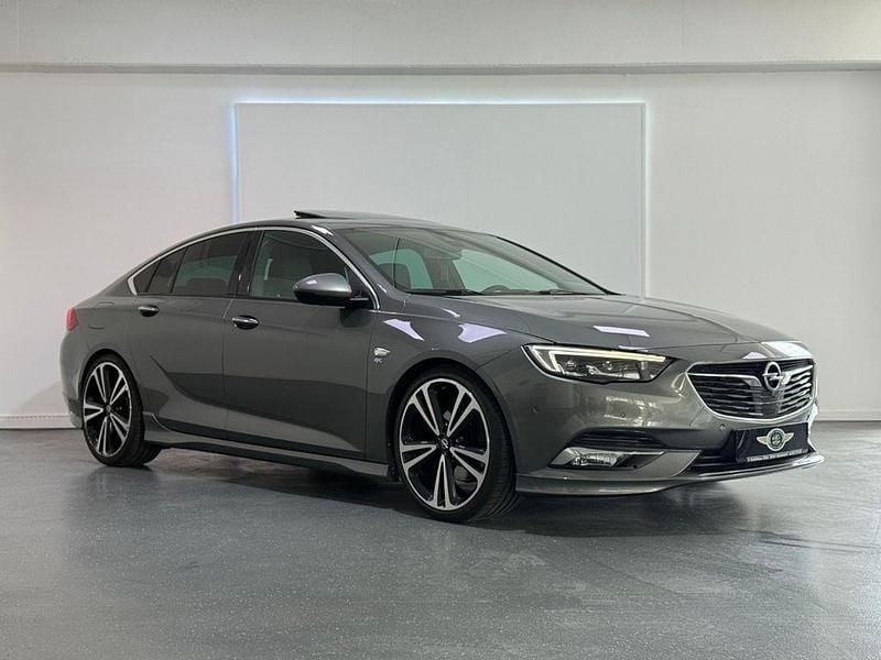Grau Gebraucht 2018 Opel Insignia OPC Limousine | 15.999 € (Guter Preis) - Bild 1/4