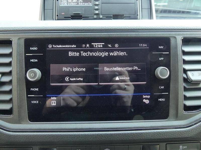 Gebraucht VW Crafter 177 PS (130 kW) 2022 Deep black perleffekt Van