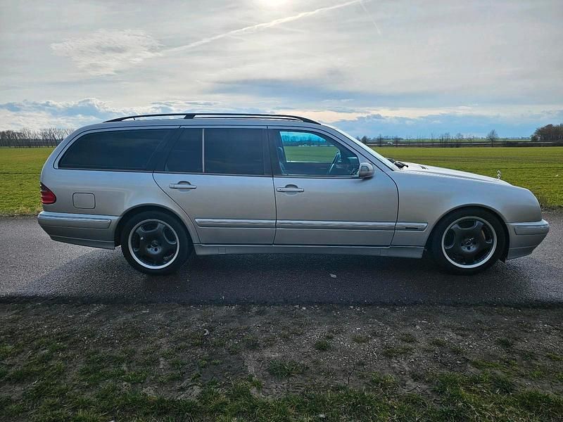 Gebraucht Mercedes E320 224 PS (164 kW) 2003 Silber Kombi