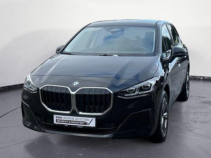 Gebraucht BMW 220 Active Tourer 156 PS (114 kW) 2025 Schwarz Van / Kleinbus