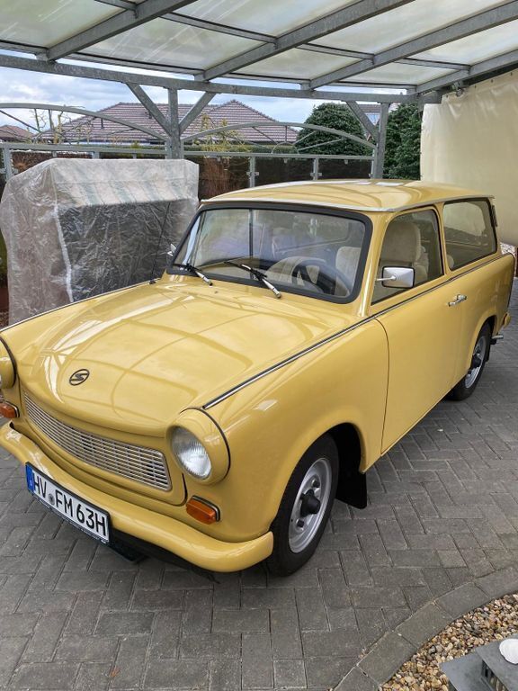 Rot Gebraucht 1980 Trabant 601 Kombi | 7.800 € - Bild 1/4