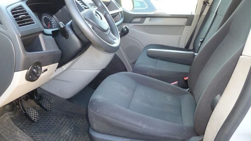 Gebraucht VW T6 150 PS (110 kW) 2018 Silber Van