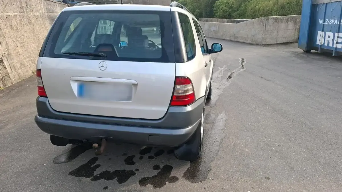 Gebraucht Mercedes ML320 218 PS (160 kW) 1999 Silber SUV