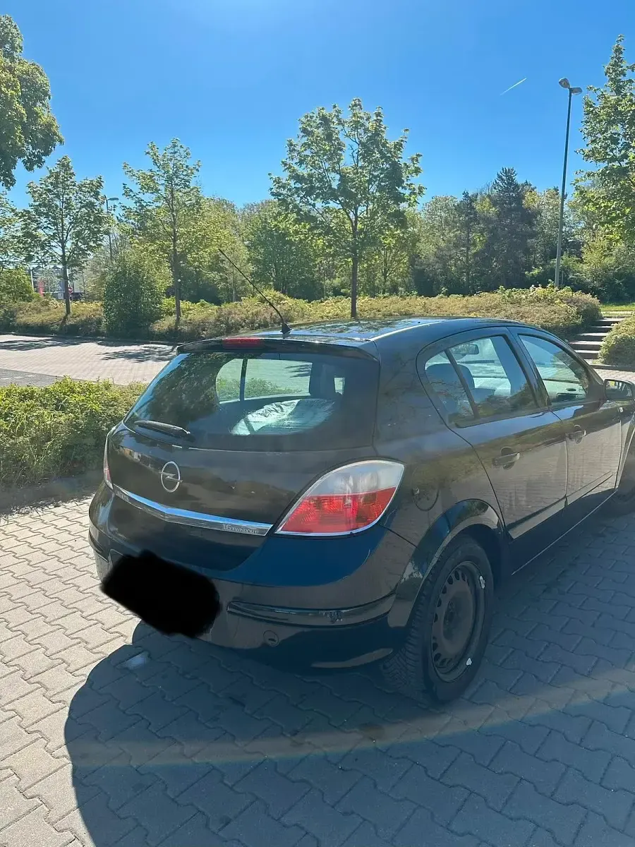 Gebraucht Opel Astra 105 PS (77 kW) 2006 Schwarz Kleinwagen
